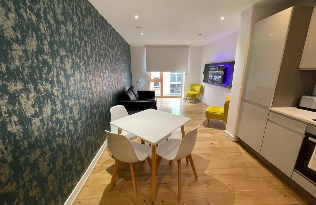 Quay Apartments Manchester-1